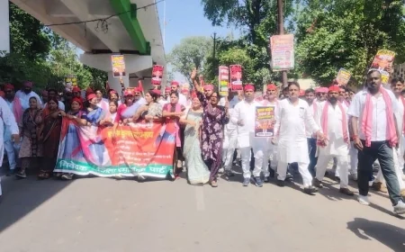SIR प्रक्रिया को लेकर सपा का प्रदर्शन, राष्ट्रपति को सौंपा ज्ञापन