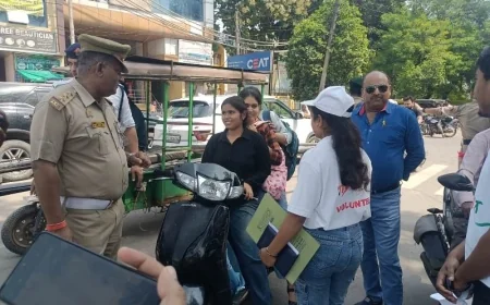 बांदा में MY Bharat ने चलाया यातायात जागरूकता अभियान, हेलमेट पहनने की अपील