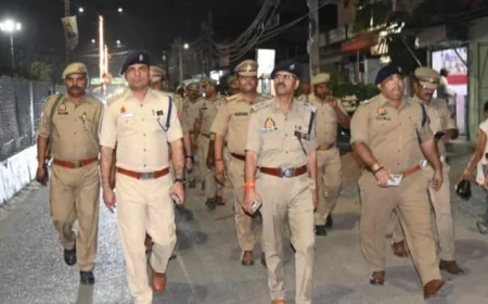 एसपी के नेतृत्व में पुलिस बल ने शहर में किया पैदल मार्च