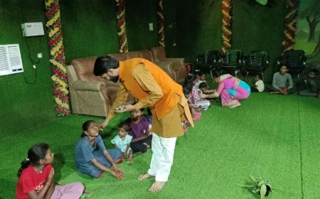 समाजसेवी शानू गुप्ता ने कन्या पूजन कर दिए उपहार