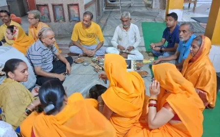 गायत्री शक्तिपीठ में कन्याओं का पूजन कर नवरात्र साधना की पूर्णाहुति