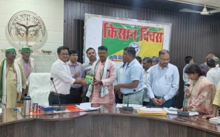 कृषकों की समस्याओं का त्वरित निदान करें अधिकारी : डीएम