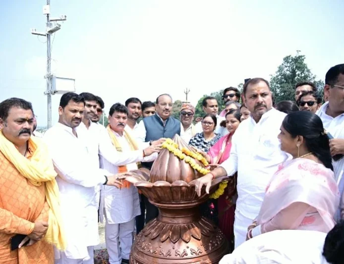 बांदा में ‘सेवा ज्योति यात्रा’ और ‘विकसित भारत संकल्प सभा’ का भव्य आयोजन : पीएम मोदी और भाजपा अध्यक्ष ने किया वर्चुअल संबोधन