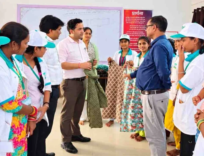 एसडीएम डॉ. प्रदीप कुमार ने किया आरसेटी का निरीक्षण, प्रशिक्षणार्थियों को स्वरोजगार के लिए किया प्रेरित