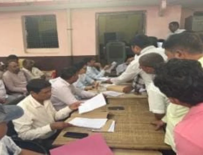 बीएसए ने शिक्षकों की समस्याओं का किया समाधान