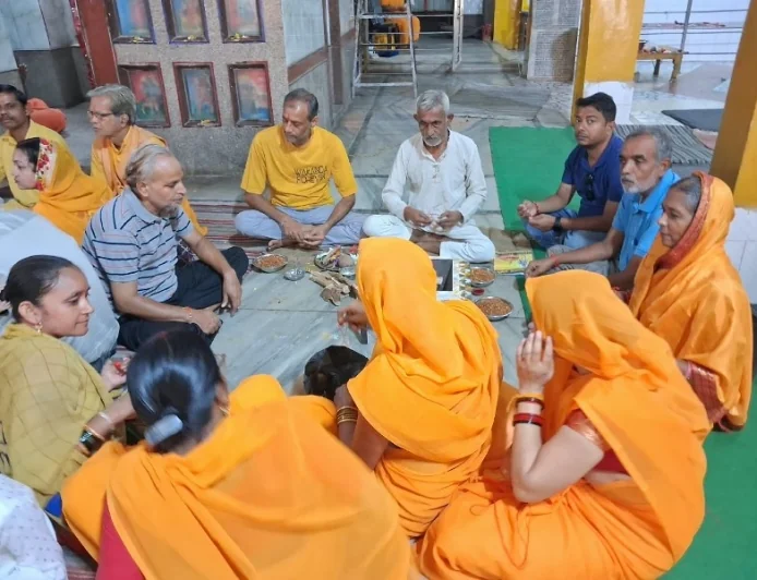 गायत्री शक्तिपीठ में कन्याओं का पूजन कर नवरात्र साधना की पूर्णाहुति