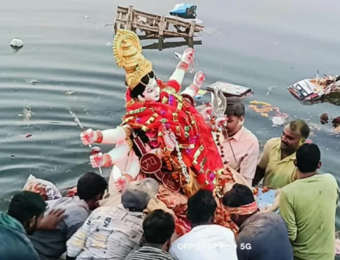 जिले में हवन यज्ञ के बाद मां अम्बे की प्रतिमाएं विसर्जित