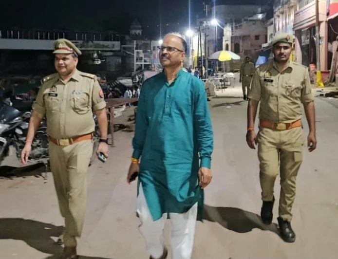 परिक्रमा मार्ग का भ्रमण कर एसपी ने सुरक्षा का लिया जायजा