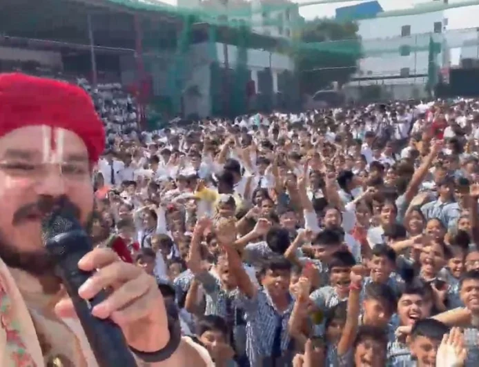 कमल पब्लिक स्कूल में गूंजी हनुमान चालीसा की पावन ऋचाएं, 11 करोड़ महानुष्ठान अभियान से जुड़े विद्यार्थी