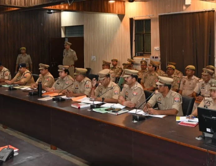 एसपी ने अपराध समीक्षा गोष्ठी में मातहतो के कसे पेंच