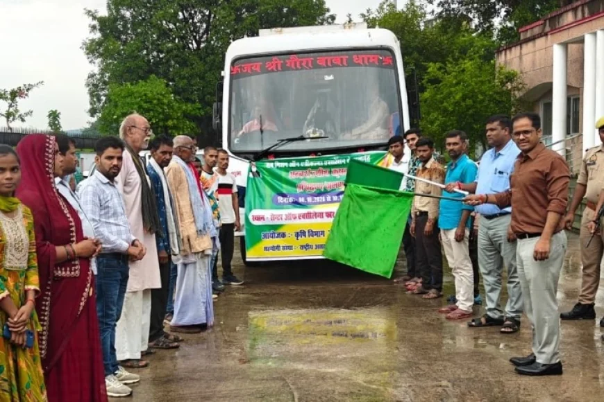 डीएम व उप निदेशक कृषि ने किसानों से भरी बस को दिखाई हरी झंडी