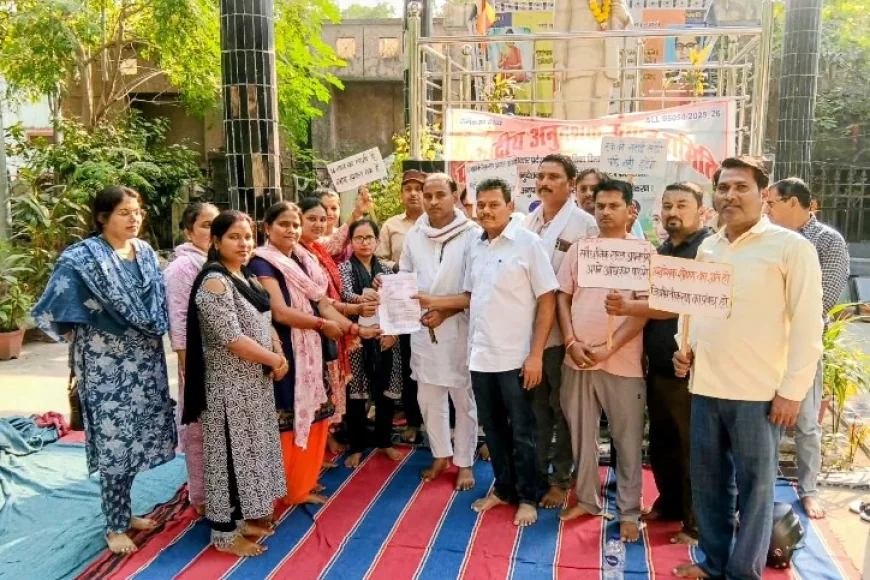 सुप्रीम कोर्ट के फैसले के अनुपालन की मांग, बांदा में अनुदेशक शिक्षकों का छठवां क्रमिक अनशन