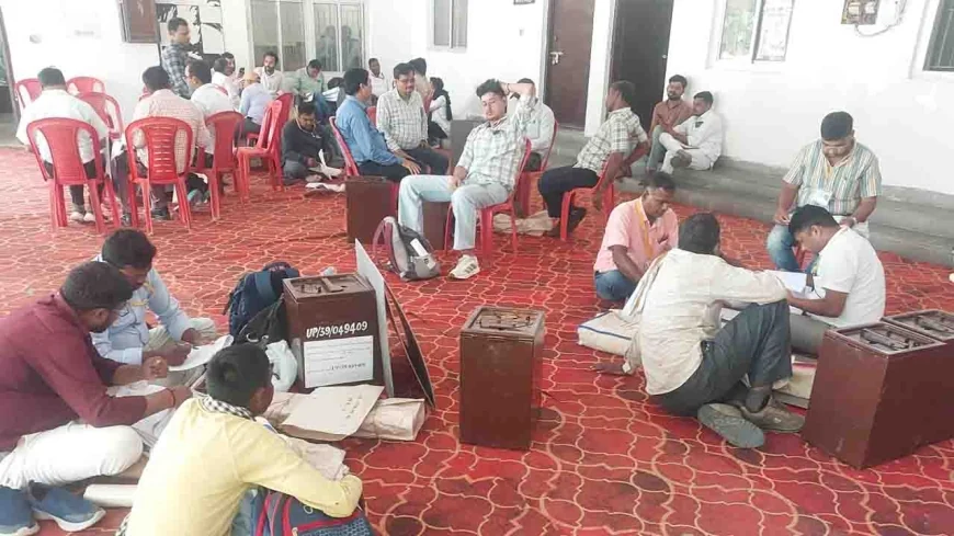 एमएलसी मतदान आज, पोलिंग पार्टियां निर्धारित केंद्रों के लिए रवाना