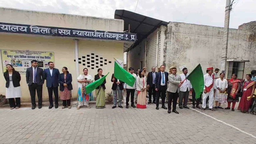 मेगा सहायता एवं सेवा शिविर प्रचार वाहन को दिखाई हरी झंडी