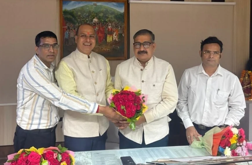 जेआरएचआरयू के नवनियुक्त कुलपति प्रो आर एन त्रिपाठी ने संभाला कार्यभार